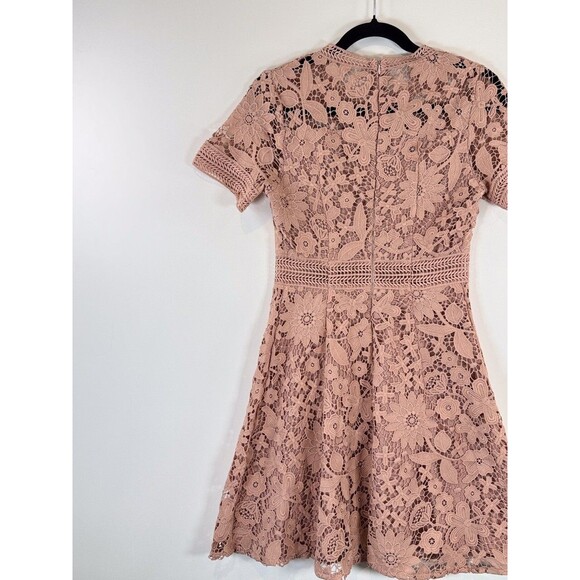 Chicwish Womens Dress Beige Floral Lace Mini Short Sleeve A Line Boho Small - Picture 8 of 11
